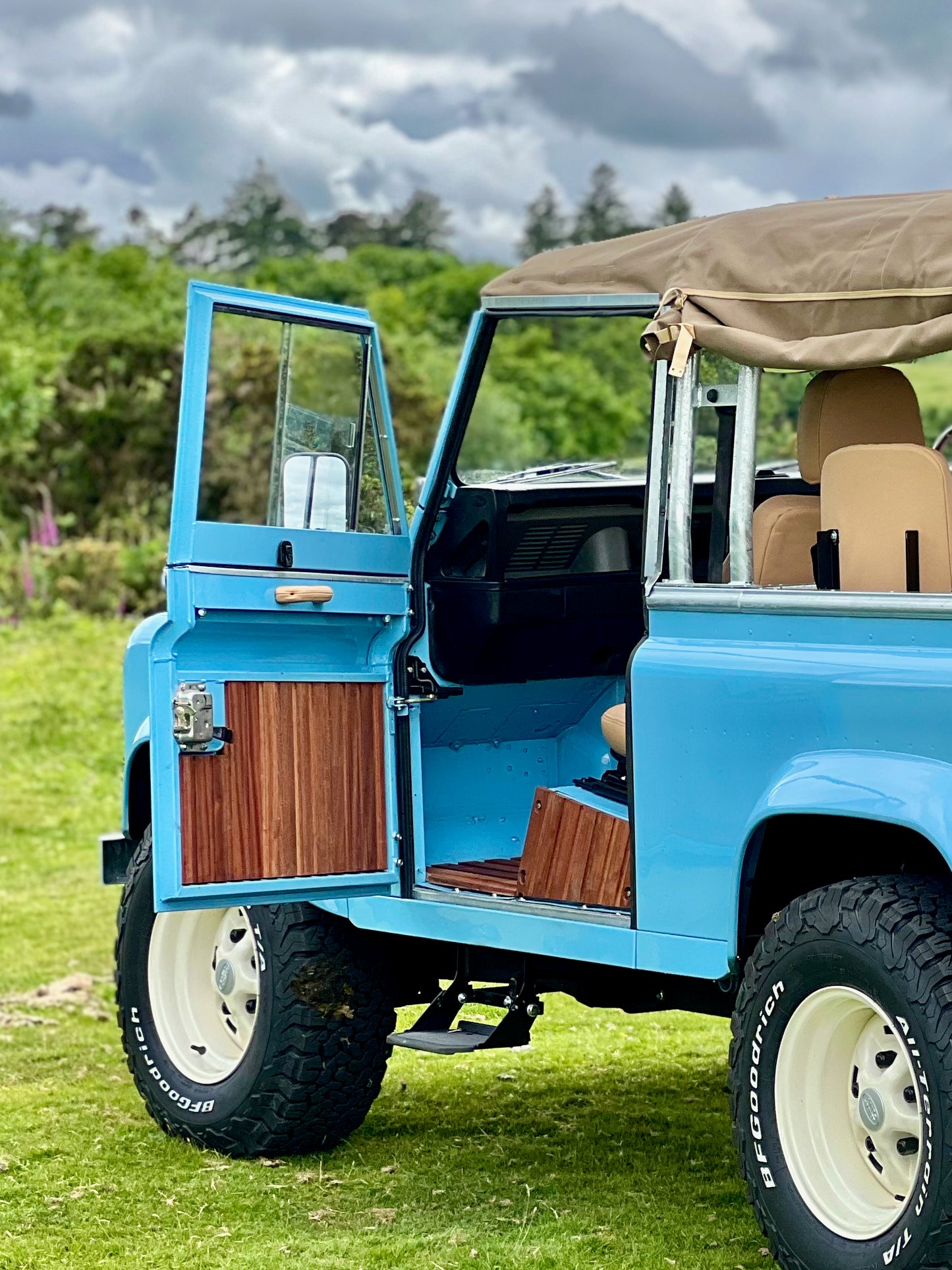 Defender 90 Soft Top - Hard wood Door Card Set